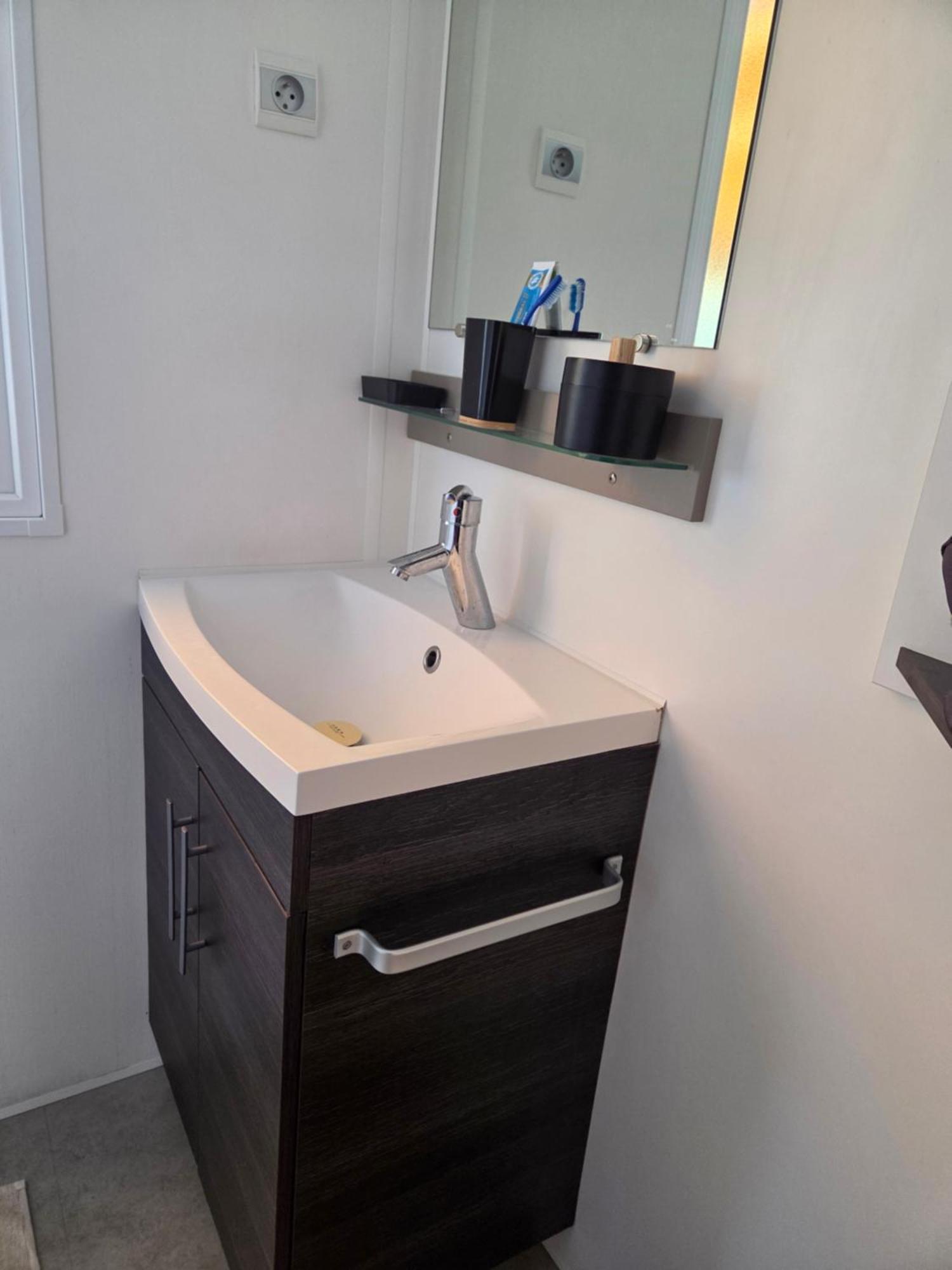 Fabuleux Mobil-Homme 4/6 Personnes Hotel Fréjus Екстериор снимка
